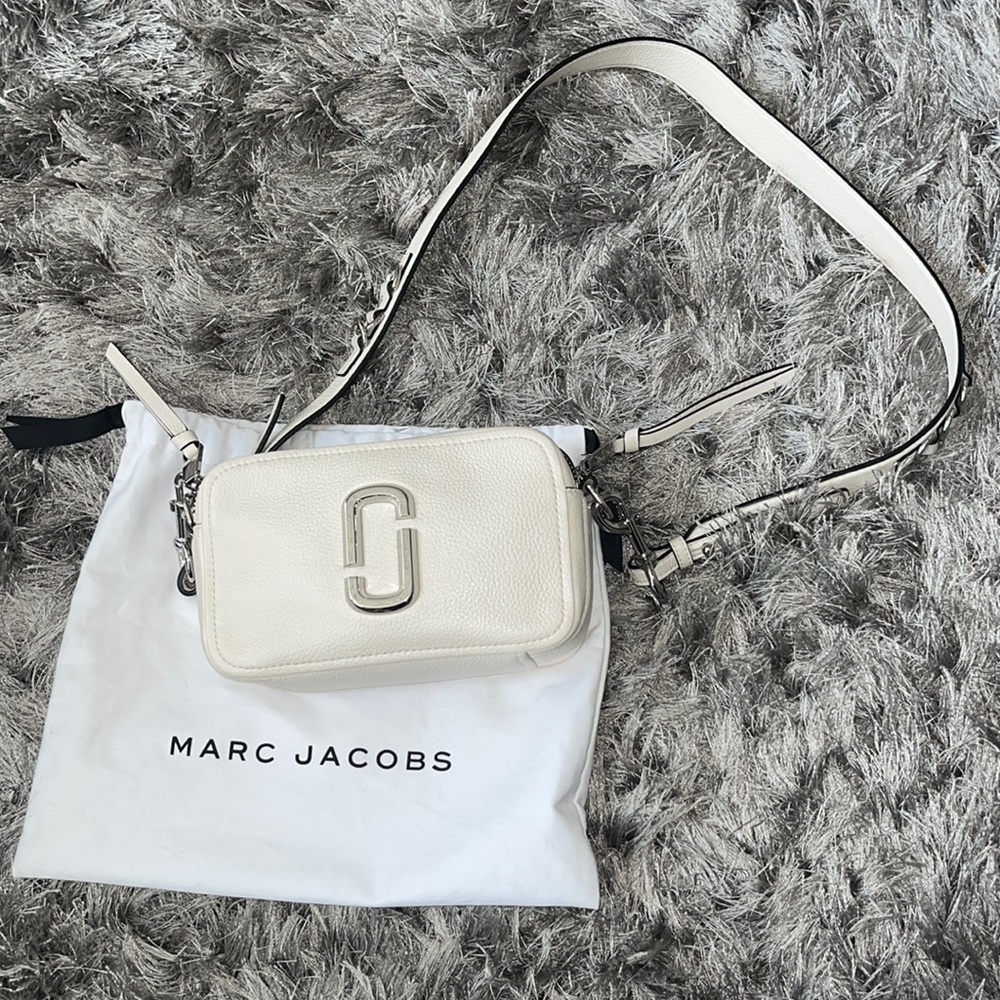 100% Authentic Marc Jacobs Beige Snap Shot With Silver Hardware